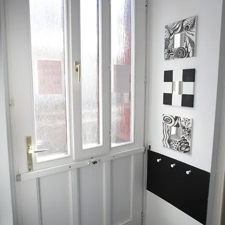 Cosmopolis Rákóczi Black&White Apartament